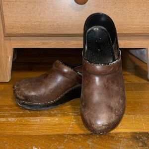 Brown Danskos